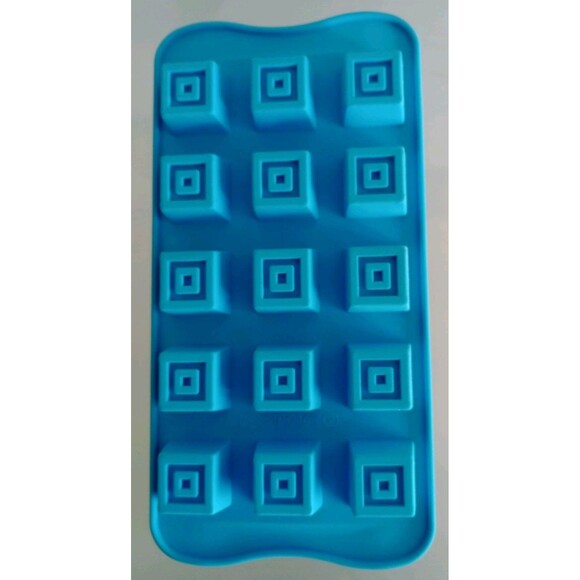 Chocolate Candy Mold Silicone Flexible 15 Square Resin Crafts Easy to Clean NWOT - Picture 2 of 3